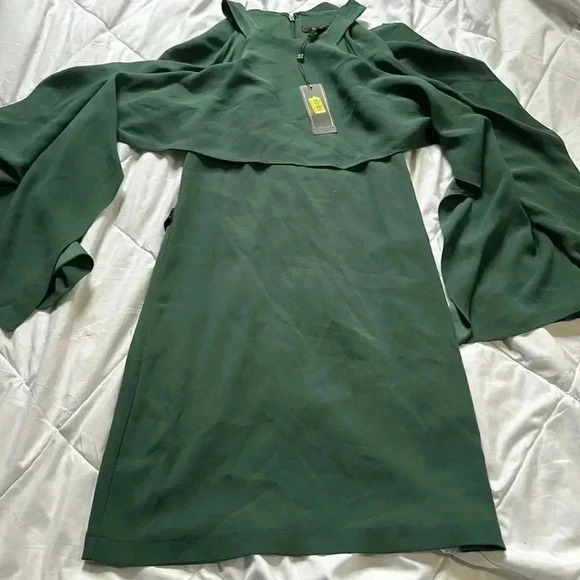 BCBGMAXAZRIA FOLIAGE  TRISTYN COLD-SHOULDER DRAMATIC LS RUFFLE DRESS SZ XS - Picture 3 of 6